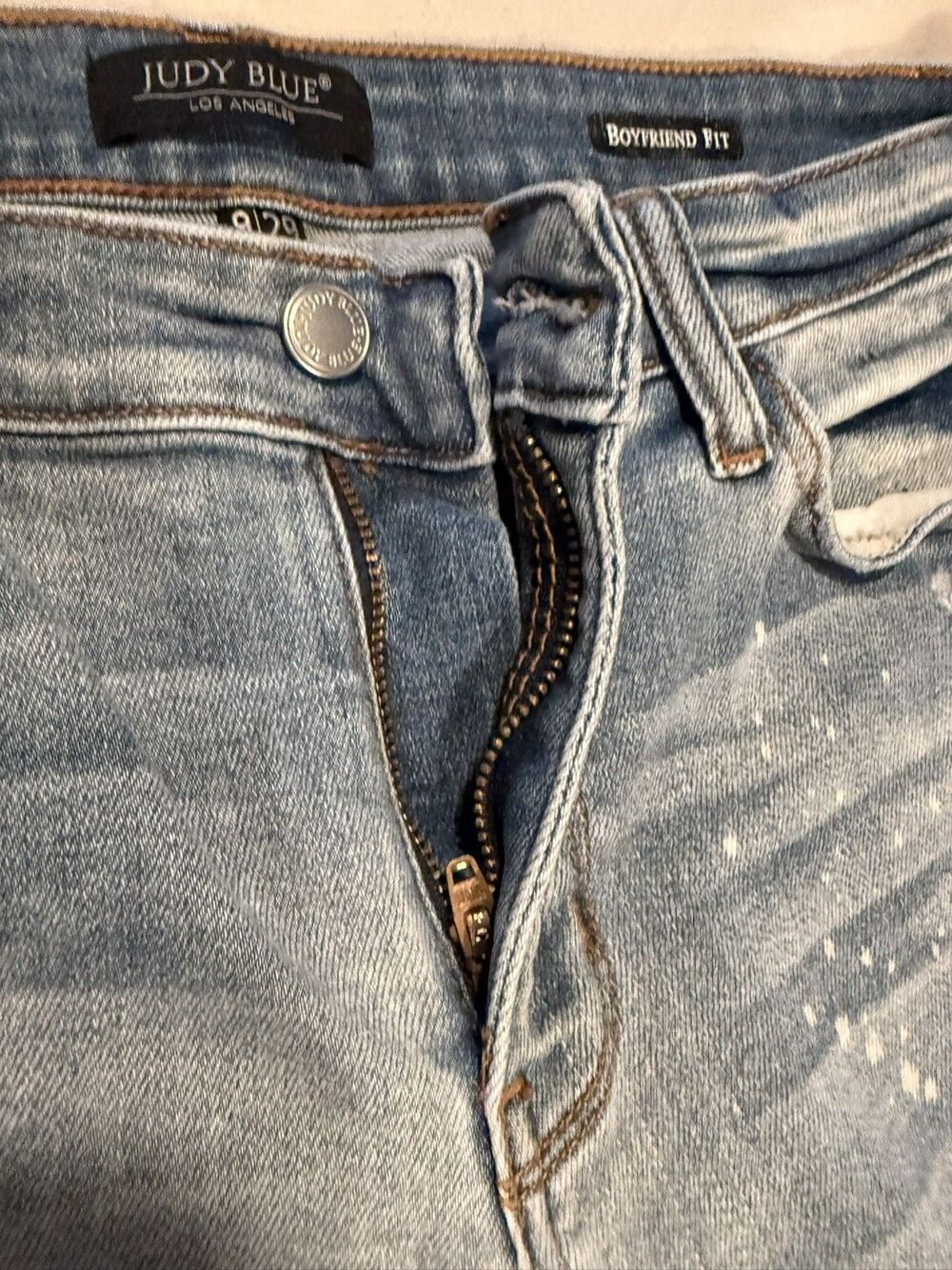 Judy Blue Size 9/29 High Rise Distressed/paint splat Boyfriend Fit Jeans - Picture 2 of 8